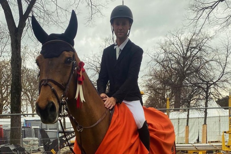 Gilles and Luna jump to fifth place in Paris